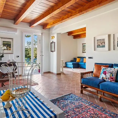 Incantevole Con Piscina E Giardino A Poca Distanza Dalle Spiagge Piu Belle Ferienhaus *